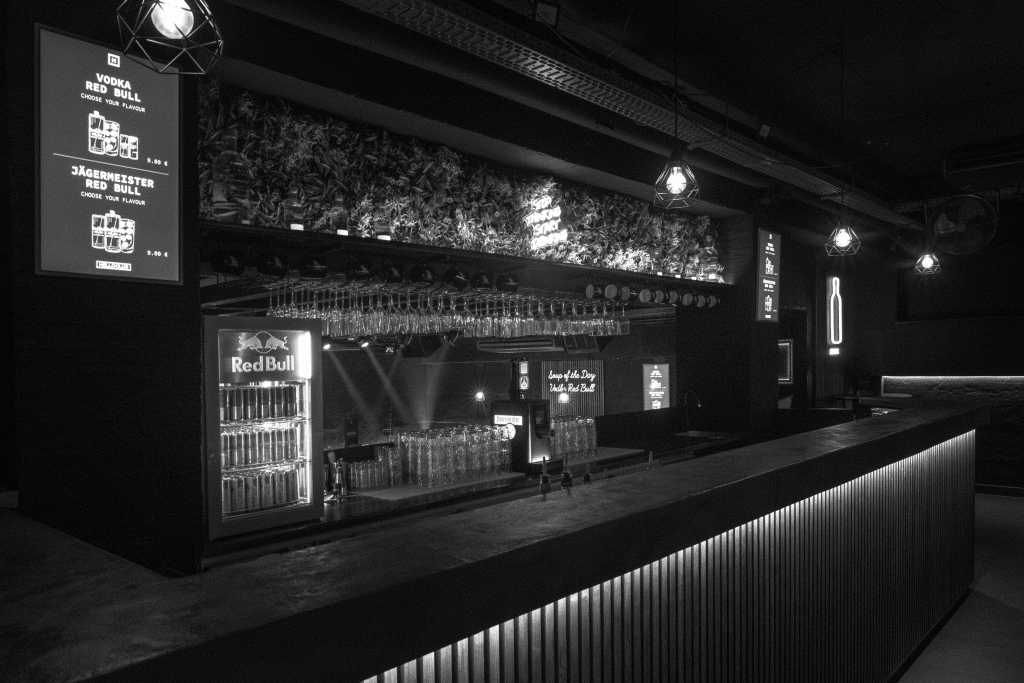 2024_HELLO_02_BW