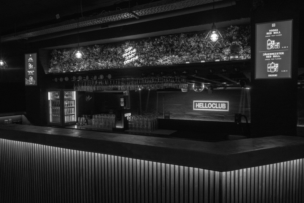 2024_HELLO_03_BW